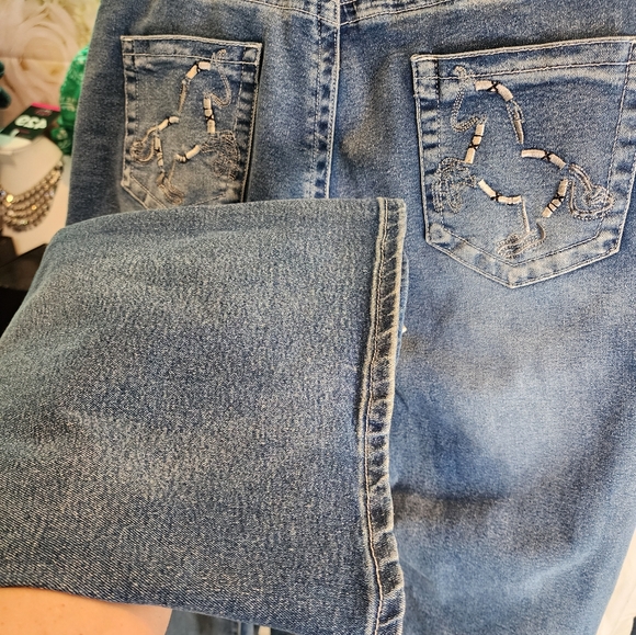 Cowgirl Jeans - Picture 3 of 7